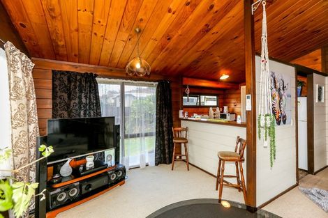 Photo of property in 14 Ambury Place, Merrilands, New Plymouth, 4312