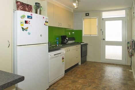 Photo of property in 5/35 Mana Esplanade, Paremata, Porirua, 5026