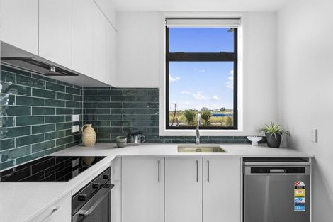 Photo of property in 27 Raukohekohe Road, Wiri, Auckland, 2104