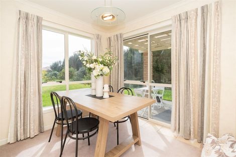 Photo of property in 43 Sovereign Isle Lane, Rototuna, Hamilton, 3210