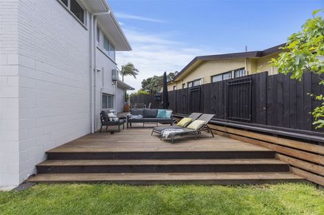 Photo of property in 24 Gulf Crest, Bucklands Beach, Auckland, 2012