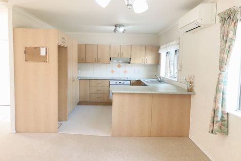 Photo of property in 43 Carisbrook Crescent, Papakura, 2110