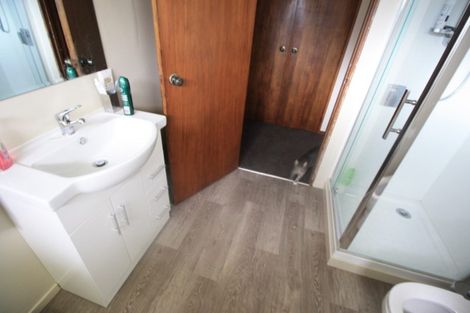 Photo of property in 6 Adams Place, Kelvin Grove, Palmerston North, 4414