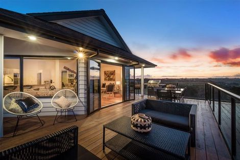 Photo of property in 5 Ti Tree Lane, Stanmore Bay, Whangaparaoa, 0932