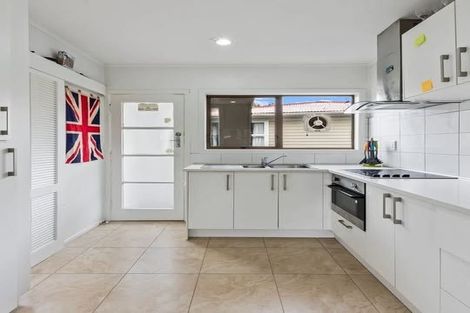 Photo of property in 18 Mclean Avenue, Papatoetoe, Auckland, 2025