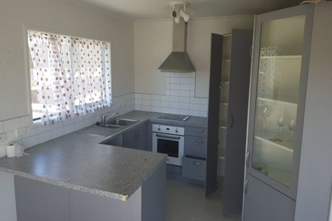 Photo of property in 18 Kiernan Place, Kelston, Auckland, 0602