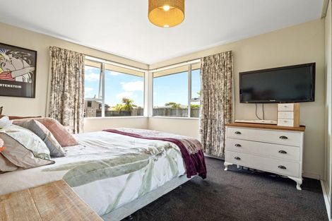 Photo of property in 6 Thurso Place, New Brighton, Christchurch, 8083