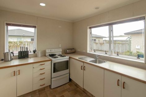 Photo of property in 3/4a Lee Road, Taradale, Napier, 4112