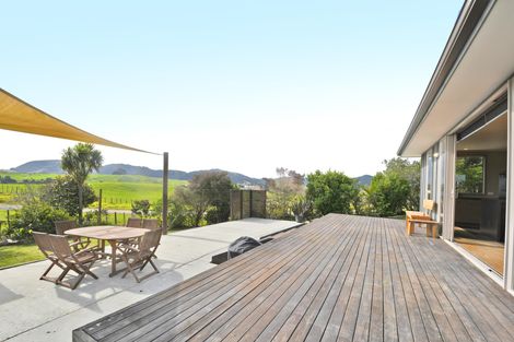 Photo of property in 301 Ranganui Road, Kaiwaka, 0573