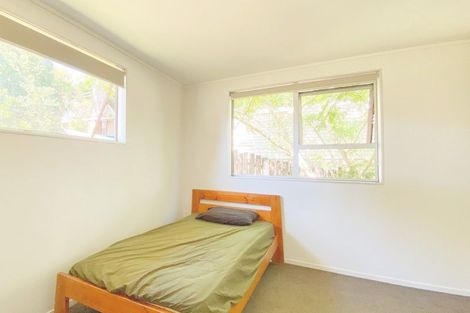 Photo of property in 10 Eastglen Road, Glen Eden, Auckland, 0602