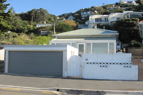 Photo of property in 107 Marine Parade, Seatoun, Wellington, 6022