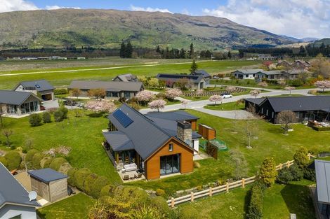 Photo of property in 5 Parkview Street, Wanaka, 9382