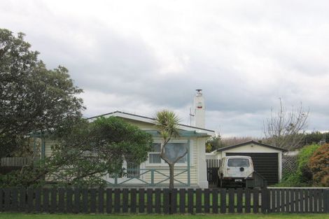 Photo of property in 45 Nash Parade, Foxton Beach, Foxton, 4815