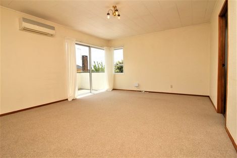 Photo of property in 1/37 South Lynn Road, Titirangi, Auckland, 0604