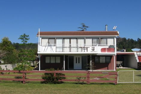 Photo of property in 22 Banks Street, Cooks Beach, Whitianga, 3591