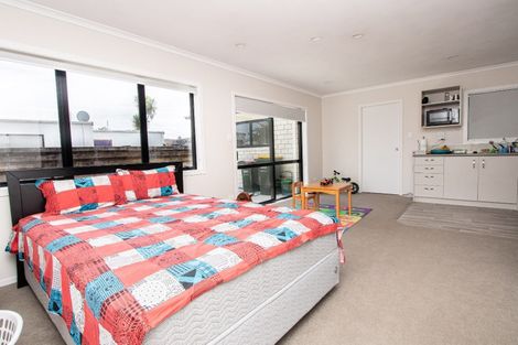 Photo of property in 2/9 Heath Street, Saint Andrews, Hamilton, 3200