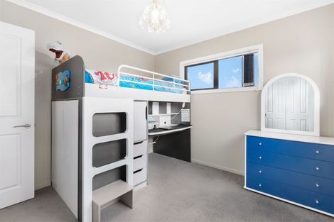 Photo of property in 5 Dusky Crescent, Aotea, Porirua, 5024