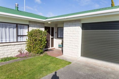 Photo of property in 44 Allardice Street, Dannevirke, 4930