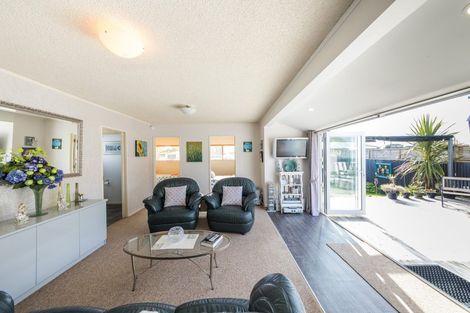 Photo of property in 28a Linklater Avenue, Foxton Beach, Foxton, 4815