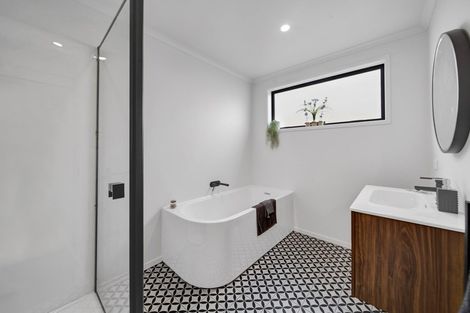 Photo of property in 71 Cyrus Street, Whalers Gate, New Plymouth, 4310