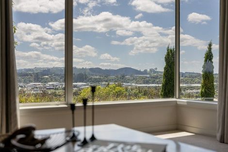 Photo of property in 30 Broadwater Close, Pyes Pa, Tauranga, 3112