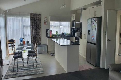 Photo of property in 32d Robinson Avenue, Holdens Bay, Rotorua, 3010