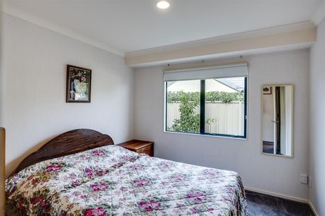 Photo of property in 17 Malbec Way, Greenmeadows, Napier, 4112