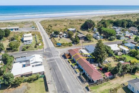 Photo of property in 3/682 Waitarere Beach Road, Waitarere Beach, Levin, 5510