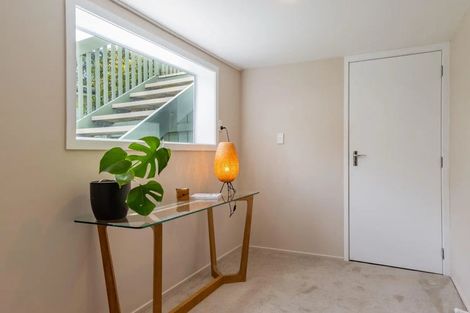 Photo of property in 18 Blakeborough Drive, Forrest Hill, Auckland, 0620