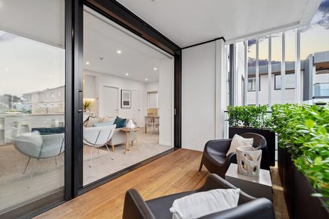 Photo of property in 207/8a Lake Pupuke Drive, Takapuna, Auckland, 0622