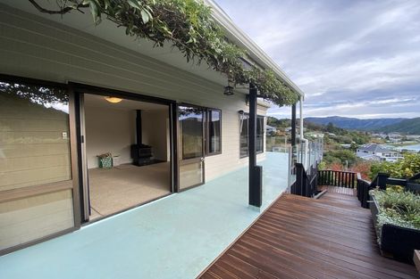 Photo of property in 8b Amelia Crescent, Waikawa, Picton, 7220
