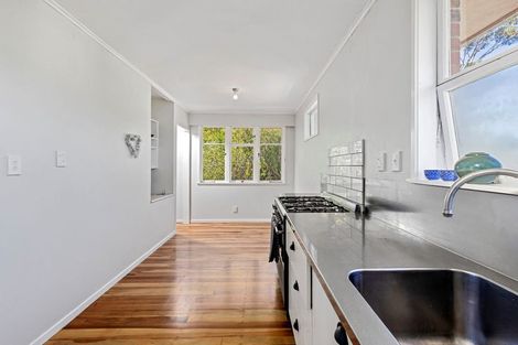 Photo of property in 16 William Bond Street, Stanley Point, Auckland, 0624