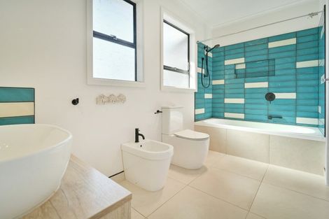 Photo of property in 807 Oxford Street, Saint Leonards, Hastings, 4120