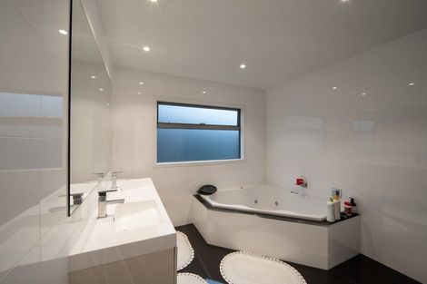 Photo of property in 11 Miranda Place, Flagstaff, Hamilton, 3210