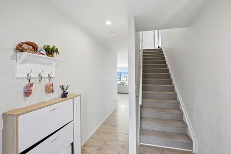 Photo of property in 9/12 Schnapper Rock Road, Schnapper Rock, Auckland, 0632