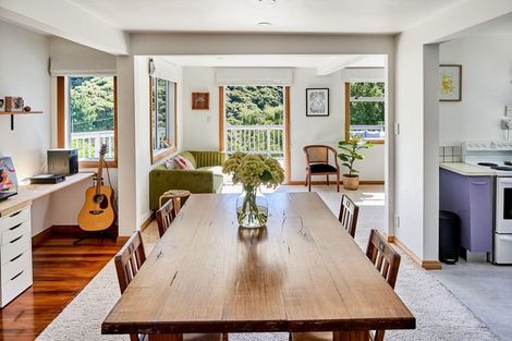 Photo of property in 105 Cluny Road, Plimmerton, Porirua, 5026
