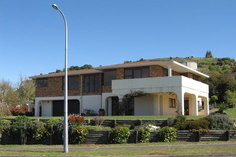 Photo of property in 15 Reeves Road, Acacia Bay, Taupo, 3330