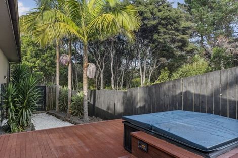 Photo of property in 54 Lagoon Way, West Harbour, Auckland, 0618
