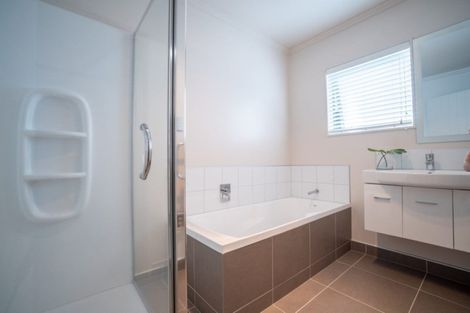 Photo of property in 21 Rosalie Terrace, Kelvin Grove, Palmerston North, 4414