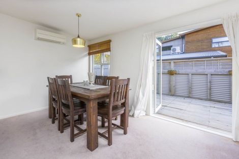 Photo of property in 64 Pinehaven Road, Pinehaven, Upper Hutt, 5019