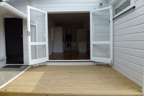 Photo of property in 5a Grove Road, Kelburn, Wellington, 6012