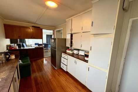 Photo of property in 3 Shearer Crescent, Naenae, Lower Hutt, 5011