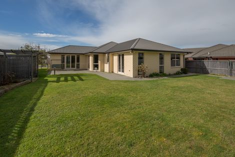 Photo of property in 15 Calvandra Grove, Rangiora, 7400