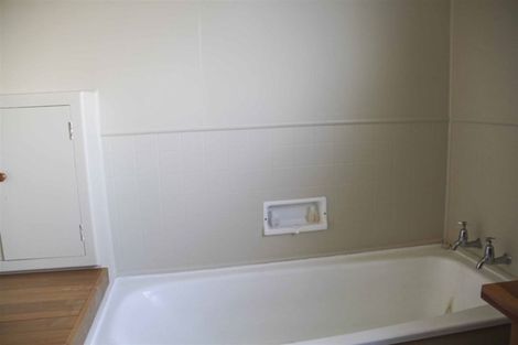 Photo of property in 12 Grove Burn Road, Tuatapere, 9620