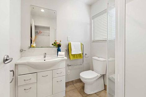 Photo of property in 6a Tobago Place, Sunnynook, Auckland, 0620