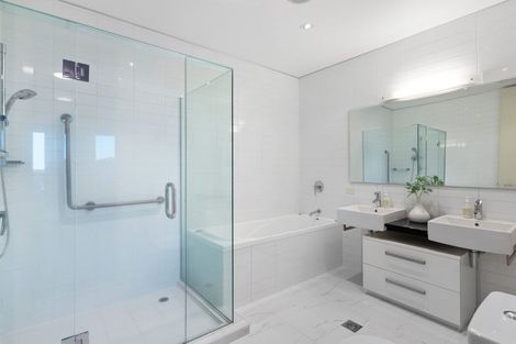 Photo of property in 1/7 The Promenade, Takapuna, Auckland, 0622