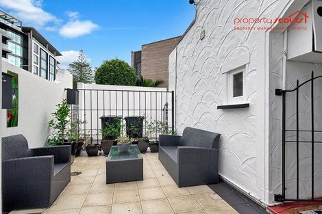 Photo of property in Alwyn Flats, 2/6 Brighton Road, Parnell, Auckland, 1052