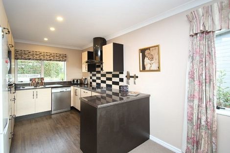 Photo of property in 94 Oteki Park Drive, Welcome Bay, Tauranga, 3112