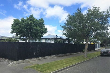 Photo of property in 2 Dunbarton Street, Redwood, Christchurch, 8051
