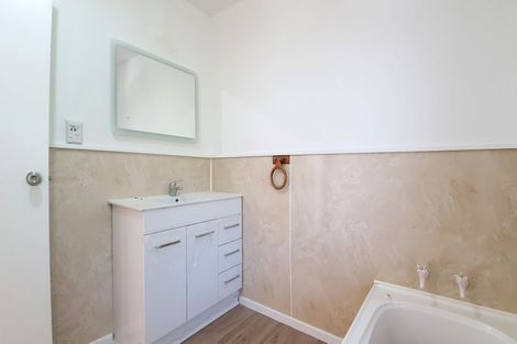 Photo of property in 2 Hawkhurst Road, Lyttelton, 8082